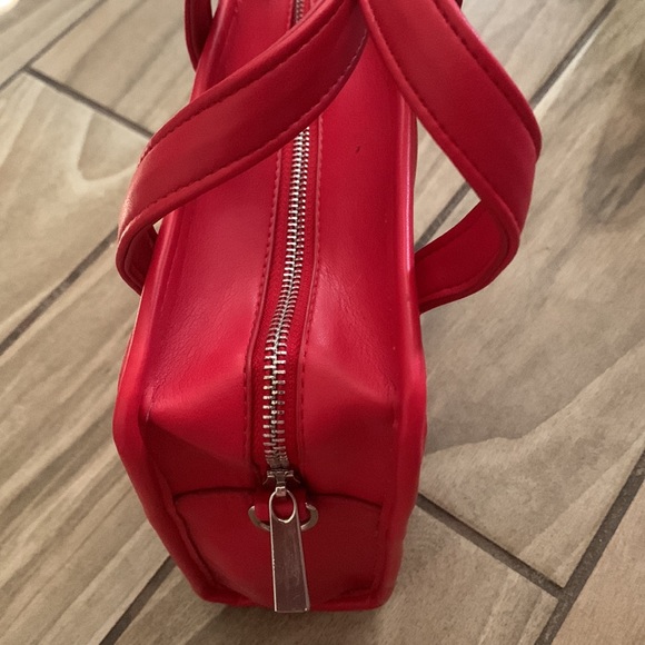 Cherry red hand bag - Picture 3 of 6